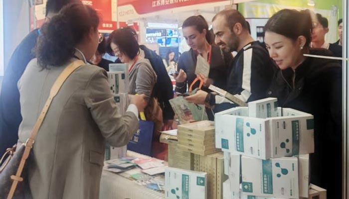 Qingdao Saildar Medical Co., Ltd. con un apósito de ácido hialurónico brilla en la Chengdu Beauty Expo, iniciando un nuevo viaje en el cuidado de la piel